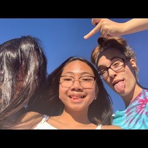 Meet your Posher, Chanel